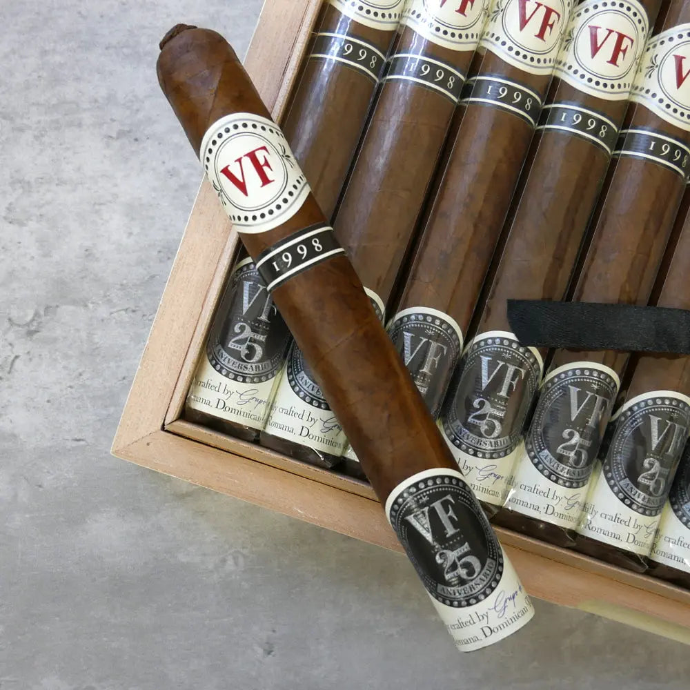Charuto VEGAFINA 1998 25th Anniversary
